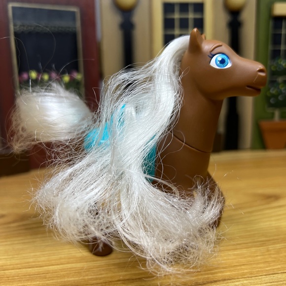 2 Dora The Explorer Horses with Saddles Brown 5 Inches Tall Mattel 2012 - Picture 4 of 10